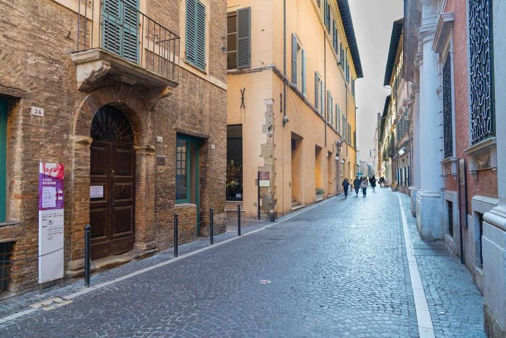 Rossini Home Pesaro Vicino Al Teatro Rossini By Yohome Exterior foto